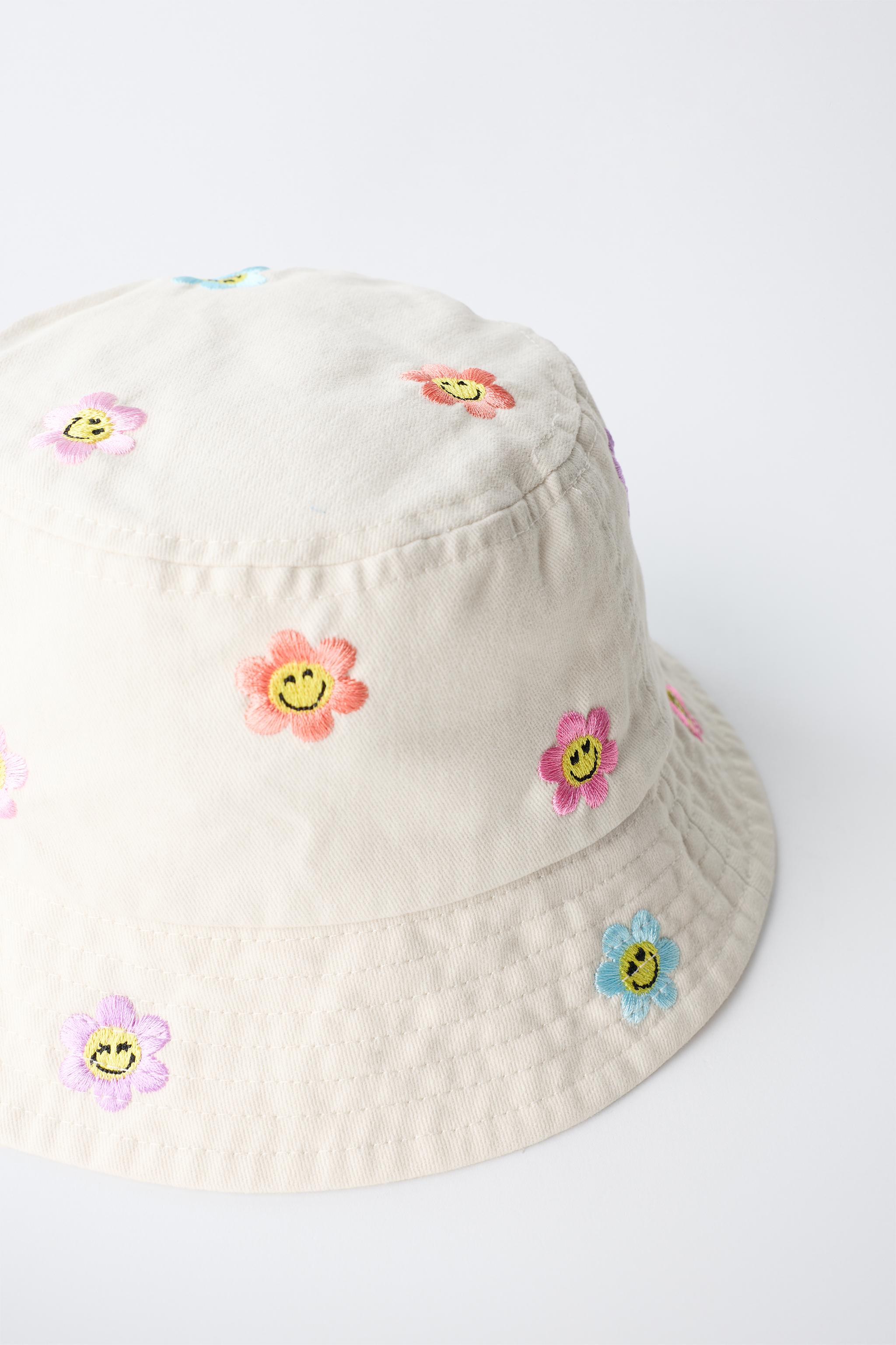 SMILEYWORLD ® EMBROIDERED FLOWER BUCKET HAT