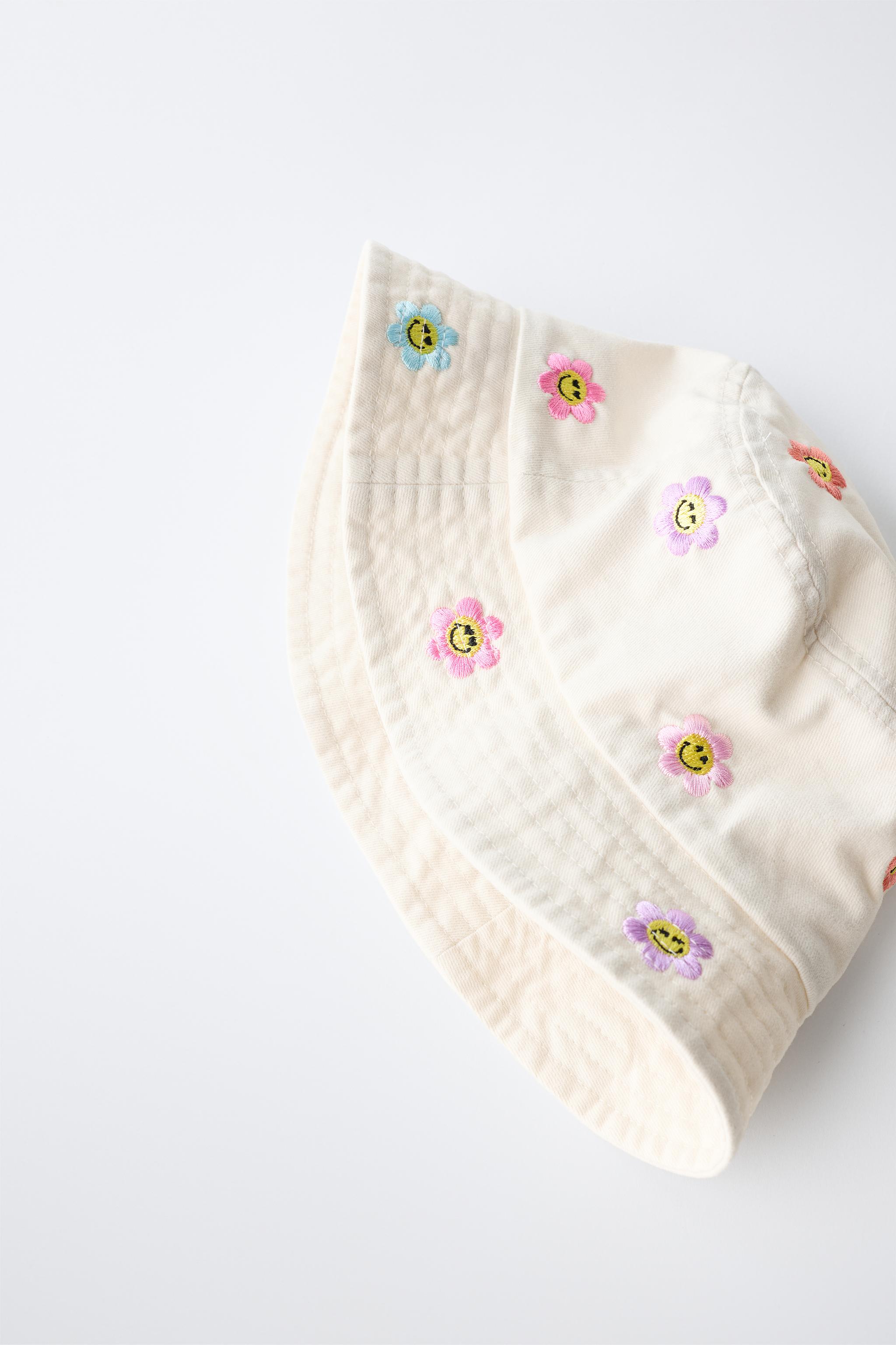 SMILEYWORLD ® EMBROIDERED FLOWER BUCKET HAT