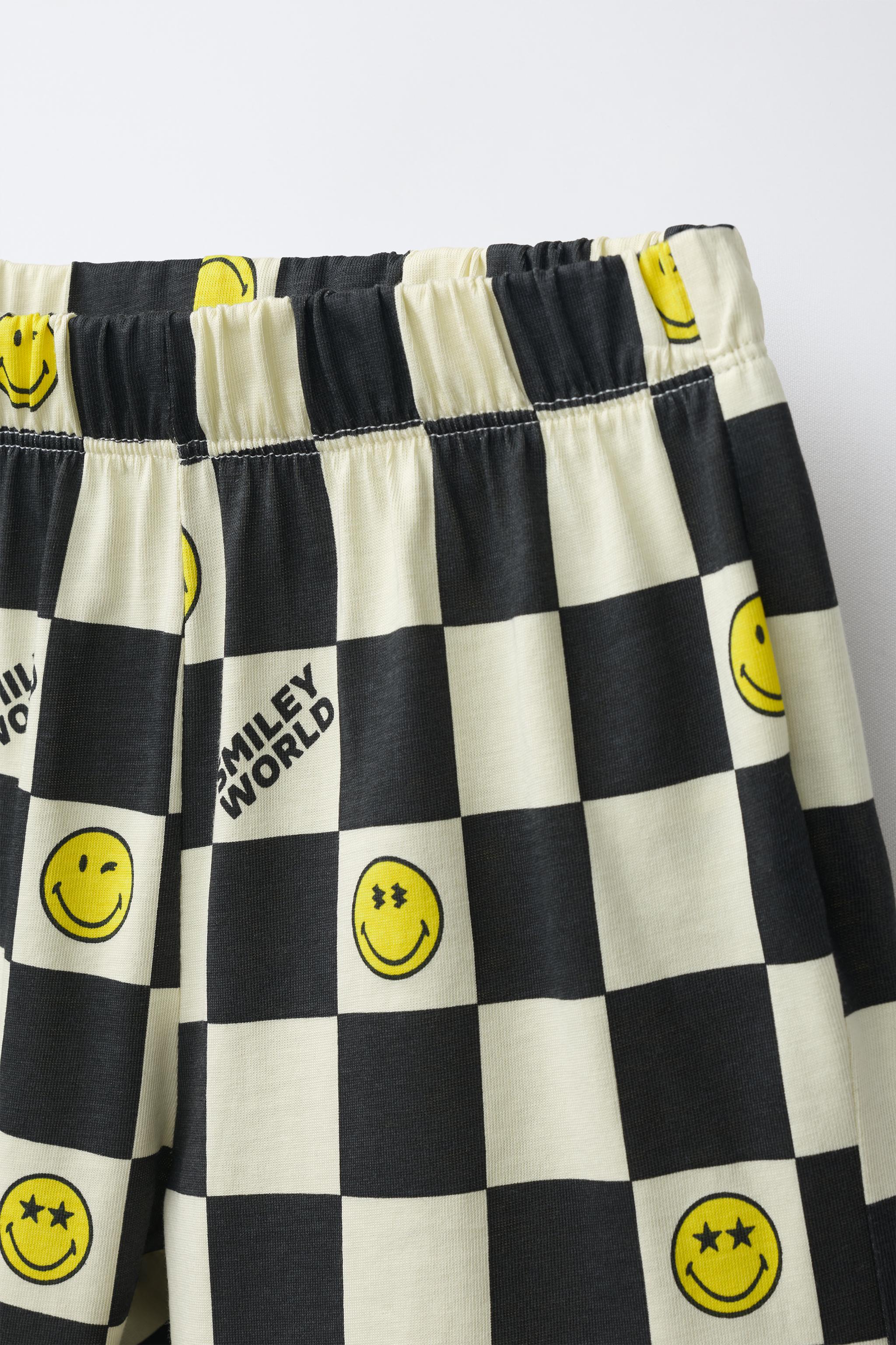 AGES 6-14/ SMILEYWORLD ® PYJAMAS