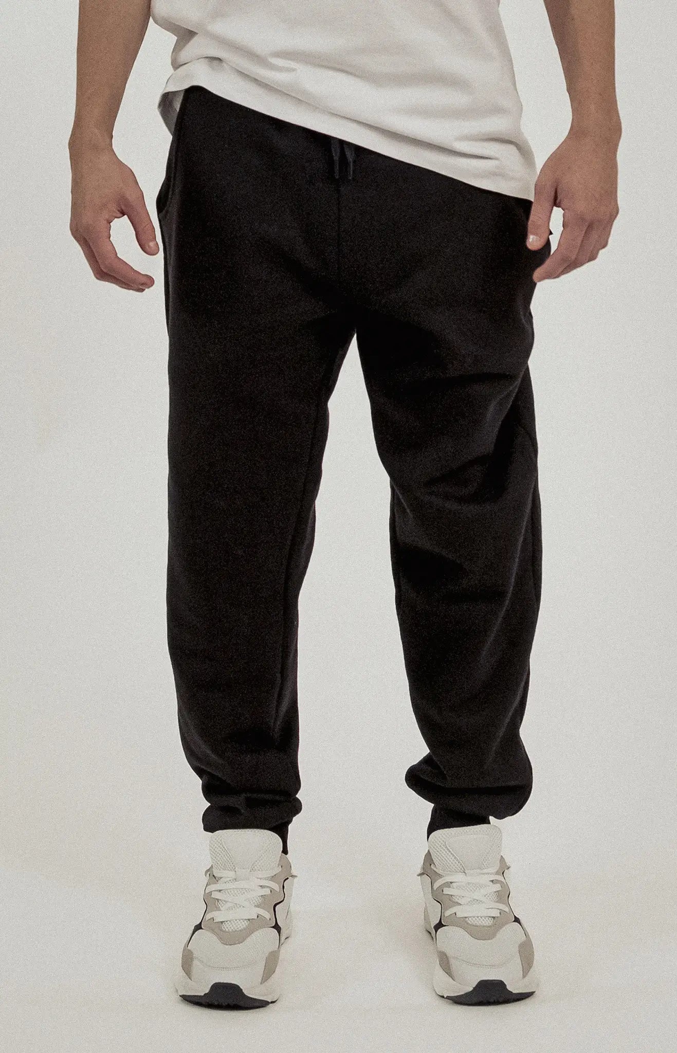 New Horizons SmileyWorld® Men's Sweatpants - Black