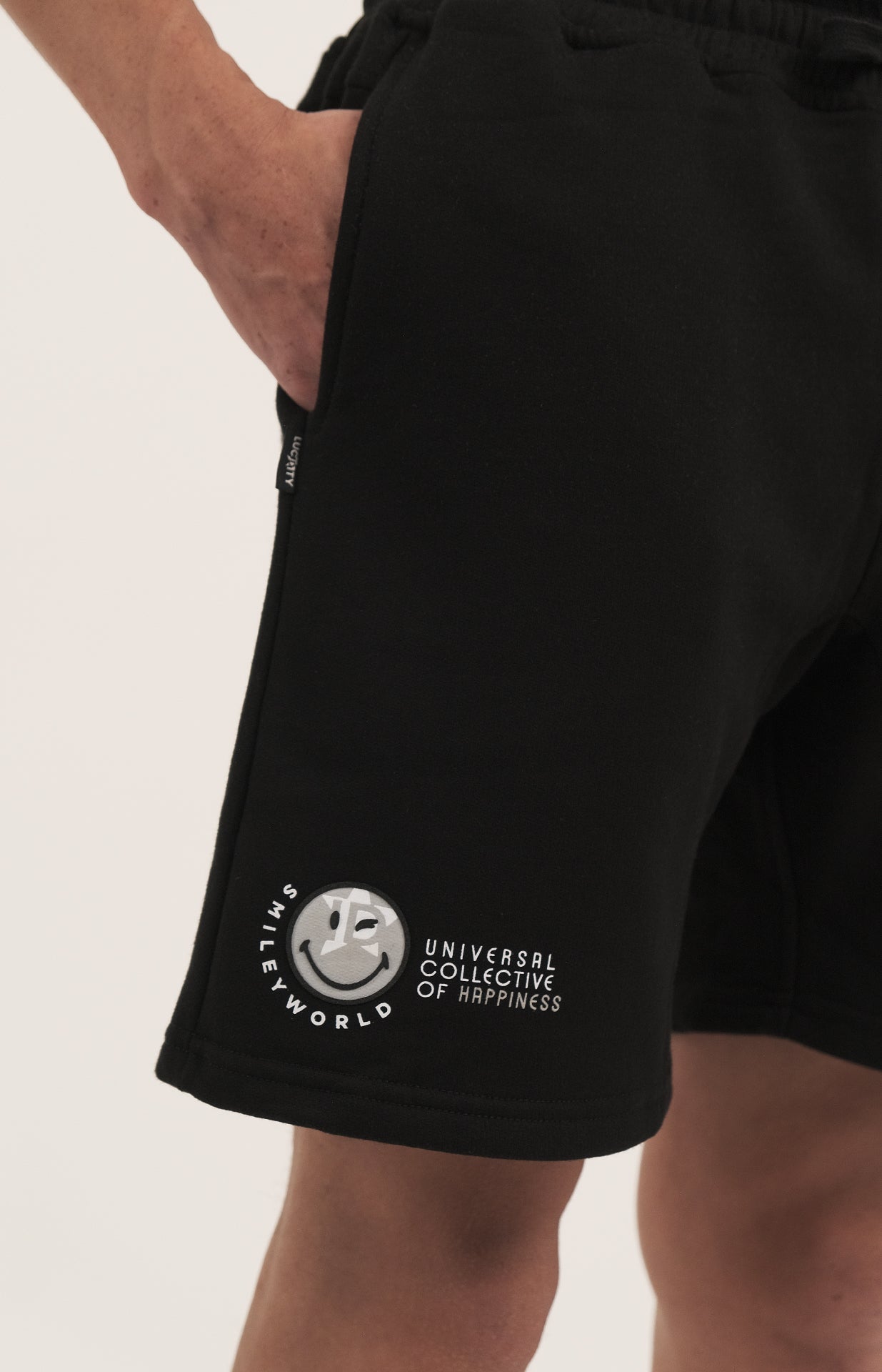 Collective of Happiness SmileyWorld® Short