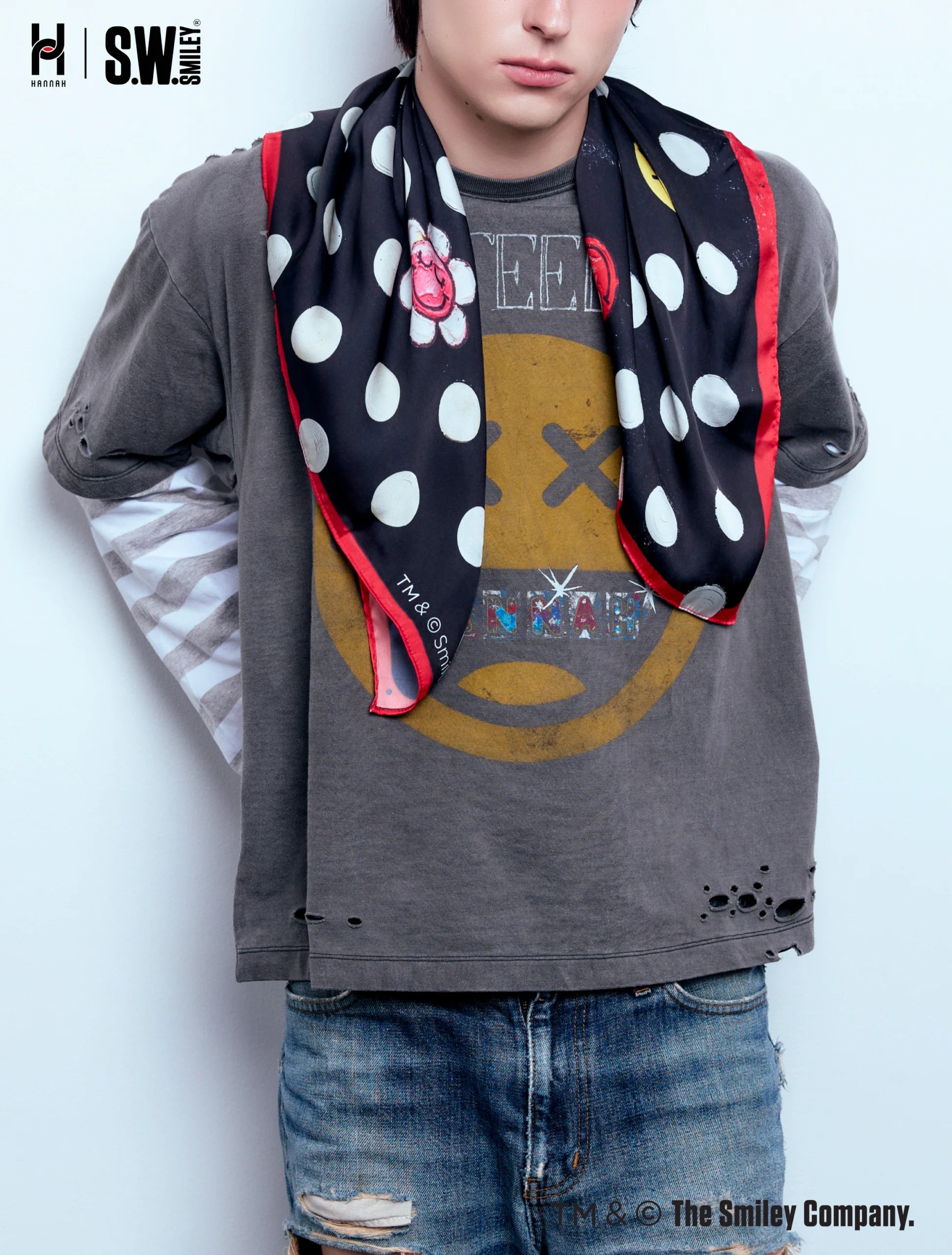 Scarf: “HANNAH x S.W.SMILEY Smiley Dots Edition”