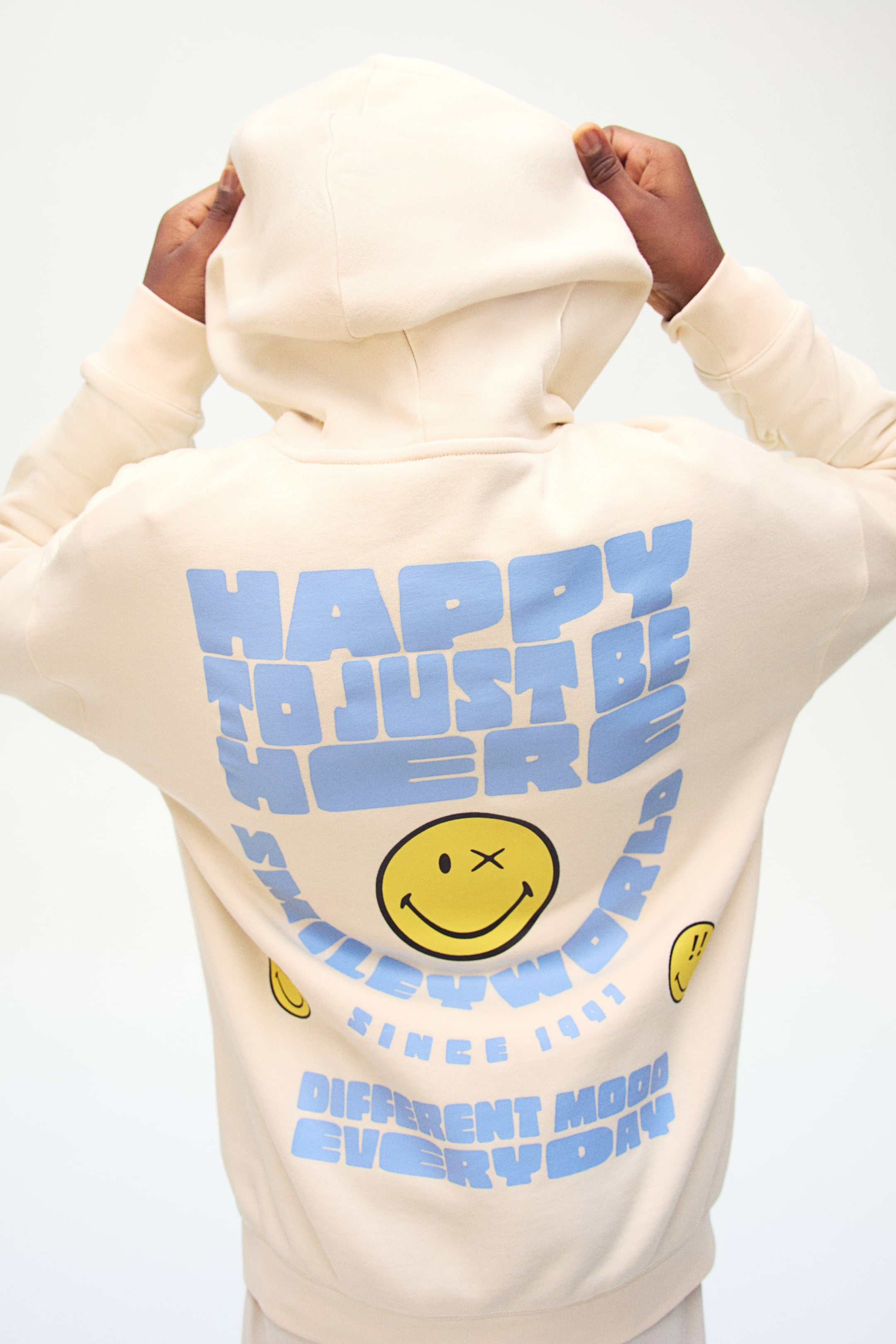 Motif-Detail Hoodie - H&M | SmileyWorld