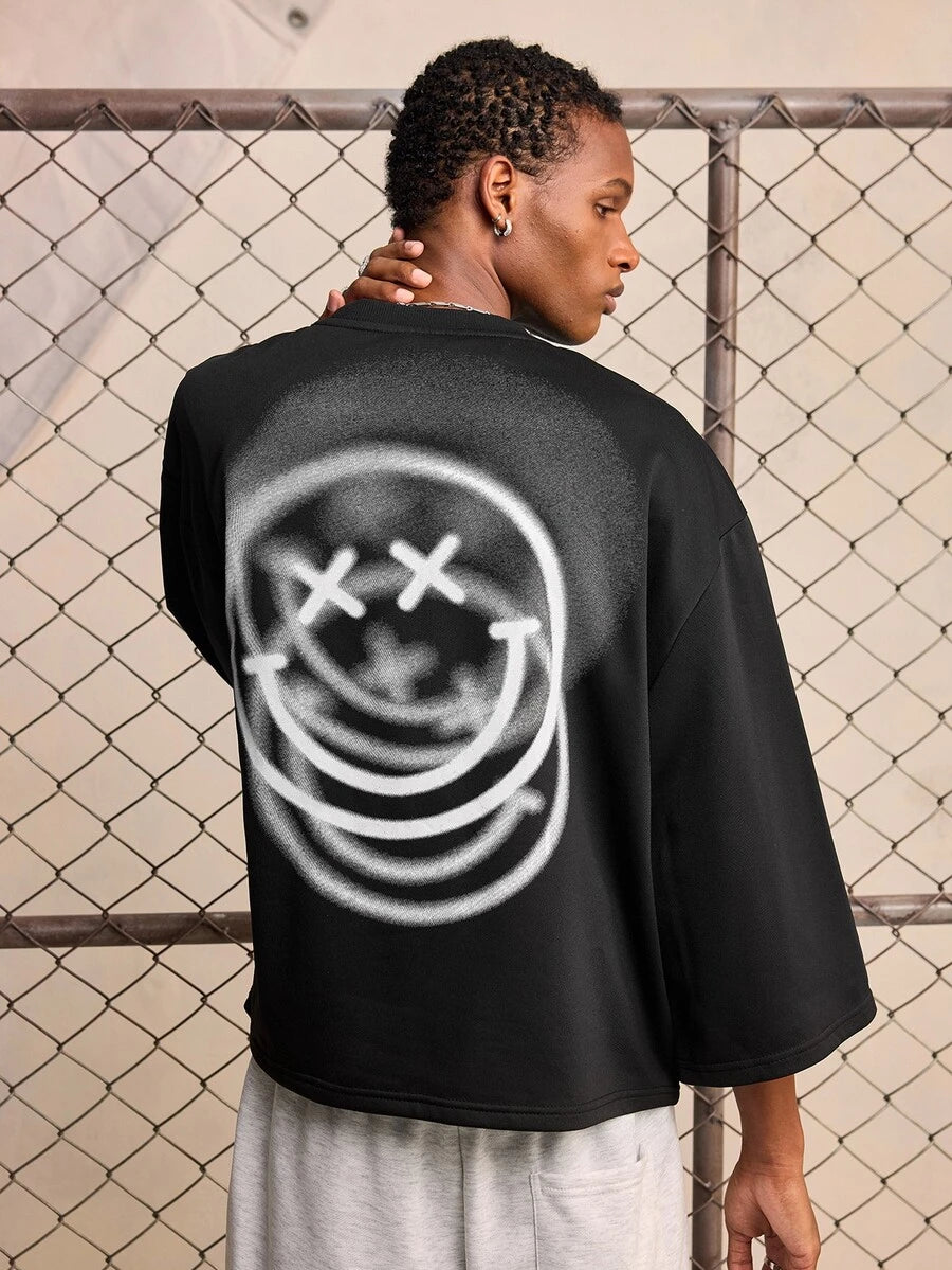 ROMWE MEN S.W.Smiley X ROMWE 2026 Spring/Summer New Smiling Face IP Pattern Men's 3/4 Sleeve Top, Unisex Couple Style Women's Casual Fashion Streetwear Crew Neck Top