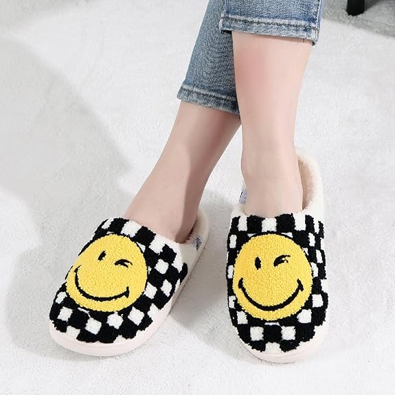 SMILEYWORLD® Womens Mens Smiley Face Slippers丨Comfy Warm Plush Slip On House Shoes丨Retro Funny Happy Smile Soft Memory Foam Slipper Indoor Outdoor