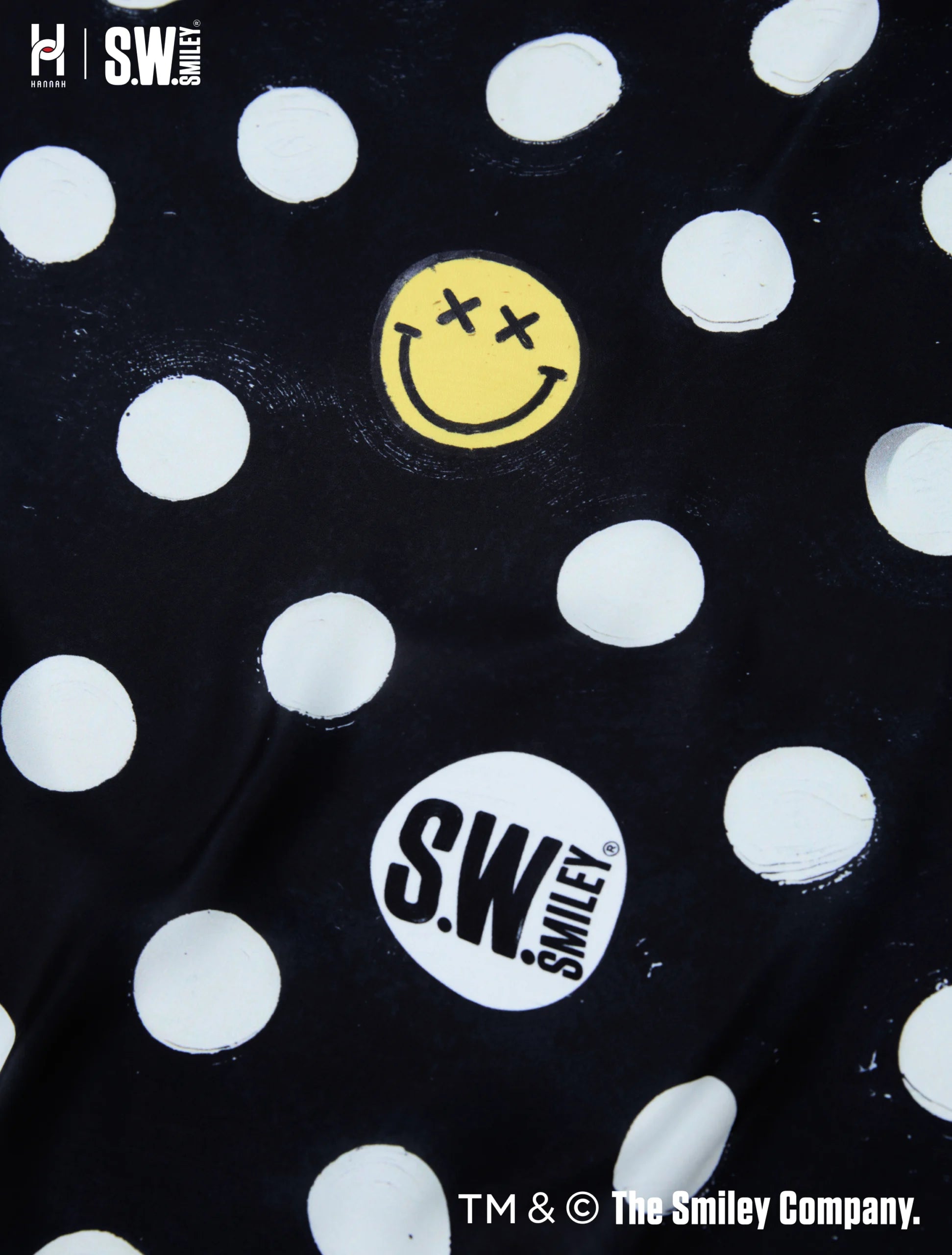 Scarf: “HANNAH x S.W.SMILEY Smiley Dots Edition”