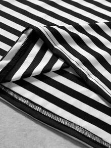 ROMWE MEN S.W.Smiley X ROMWE SwSmiley IP Collaboration, Men's Striped Embroidered Pattern T-Shirt, Casual College Streetwear