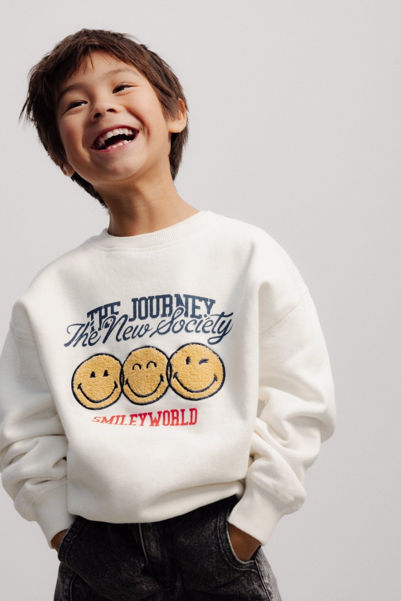 SmileyWorld® Sweatshirt Whisper White