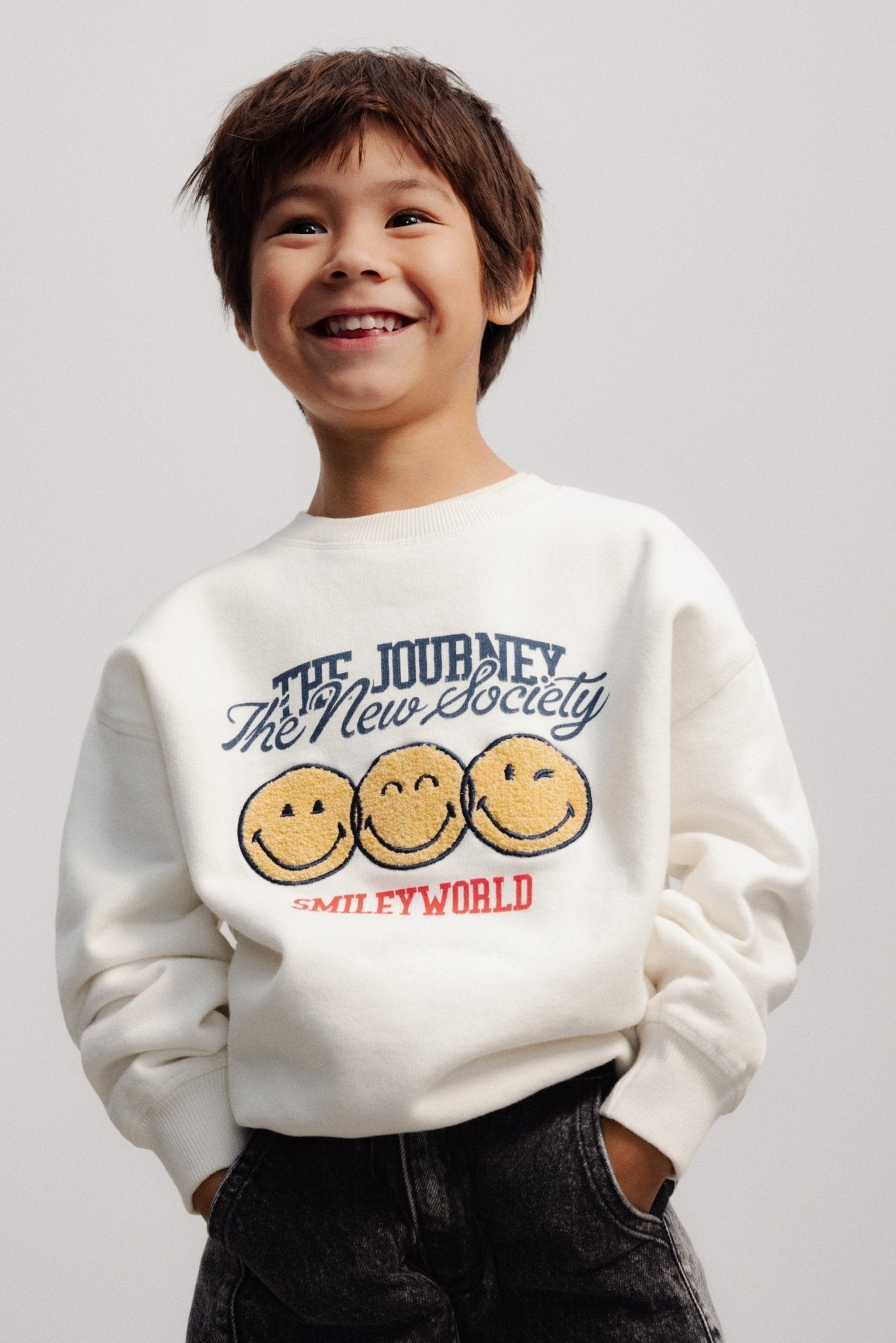 SmileyWorld® Sweatshirt Whisper White